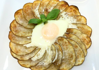 Anna Potatoes (Shirred Quail Egg &Chilli Sauce)